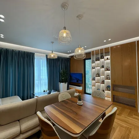 Doll House *